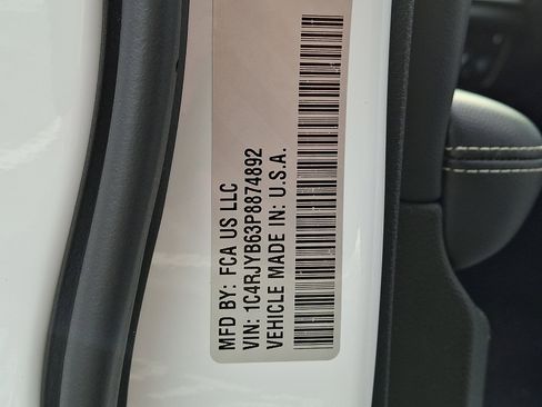 Used 2023 Jeep Grand Cherokee image 26