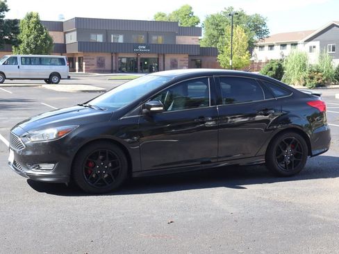 Used 2015 Ford Focus SE w/ SE Sport Package FWD image 10