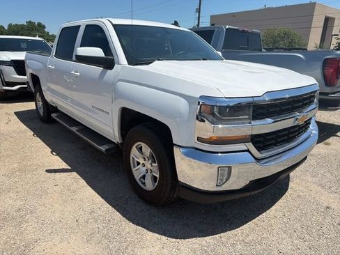 Used 2018 Chevrolet Silverado 1500 LT w/ All Star Edition RWD image 2