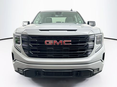 Used 2024 GMC Sierra 1500 Elevation AWD/4WD image 2