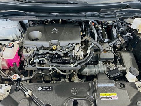 Used 2021 Toyota Sienna XLE image 29