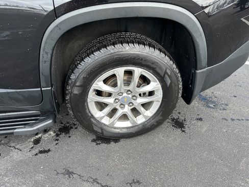 Used 2021 Chevrolet Traverse LT image 9