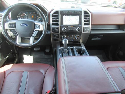Used 2018 Ford F150 Platinum w/ Equipment Group 701A Luxury AWD/4WD image 12