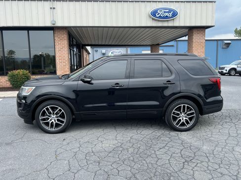 Used 2019 Ford Explorer Sport w/ Equipment Group 401A AWD/4WD image 2