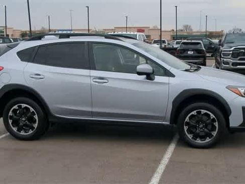 Used 2023 Subaru Crosstrek 2.0i Premium image 9