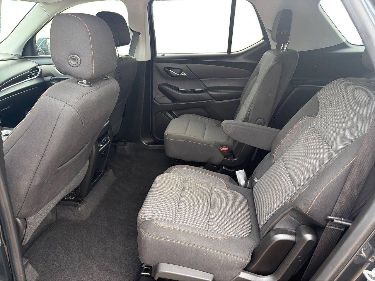 Used 2018 Chevrolet Traverse LT w/ LPO, 'HIT The Road' Package FWD image 10