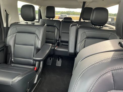 Used 2025 Lincoln Navigator L Reserve AWD/4WD image 13