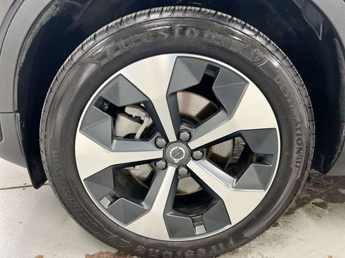 Used 2024 Volvo XC40 B5 Plus AWD/4WD image 26