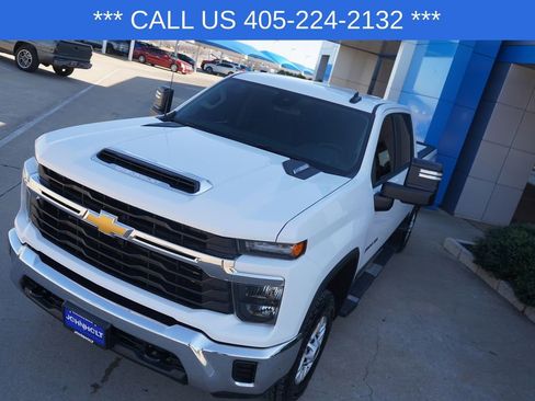 Used 2024 Chevrolet Silverado 2500 LT image 17