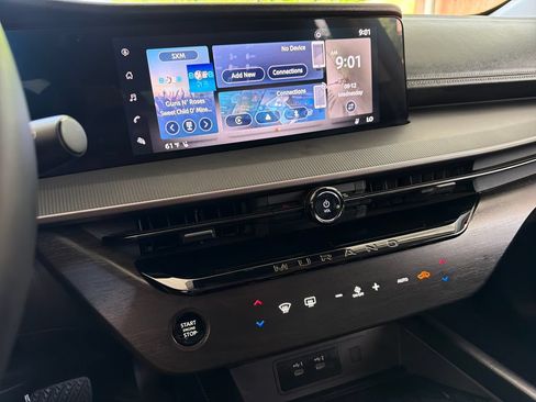 Used 2025 Nissan Murano SV FWD image 24
