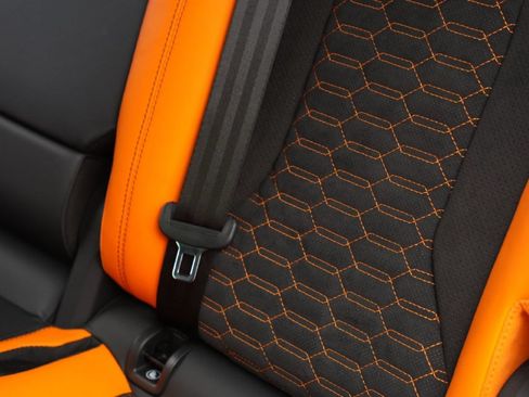 Used 2022 Lamborghini Urus AWD/4WD image 23