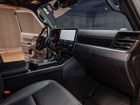 Used 2025 Lexus GX 550 550 Overtrail image 14