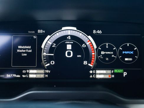 Used 2024 Toyota Tundra Platinum AWD/4WD image 35