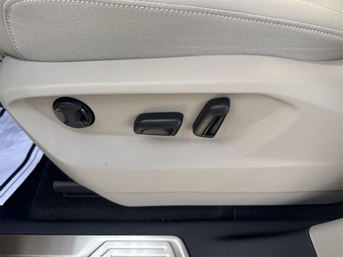 New 2026 Volkswagen Atlas SE image 10