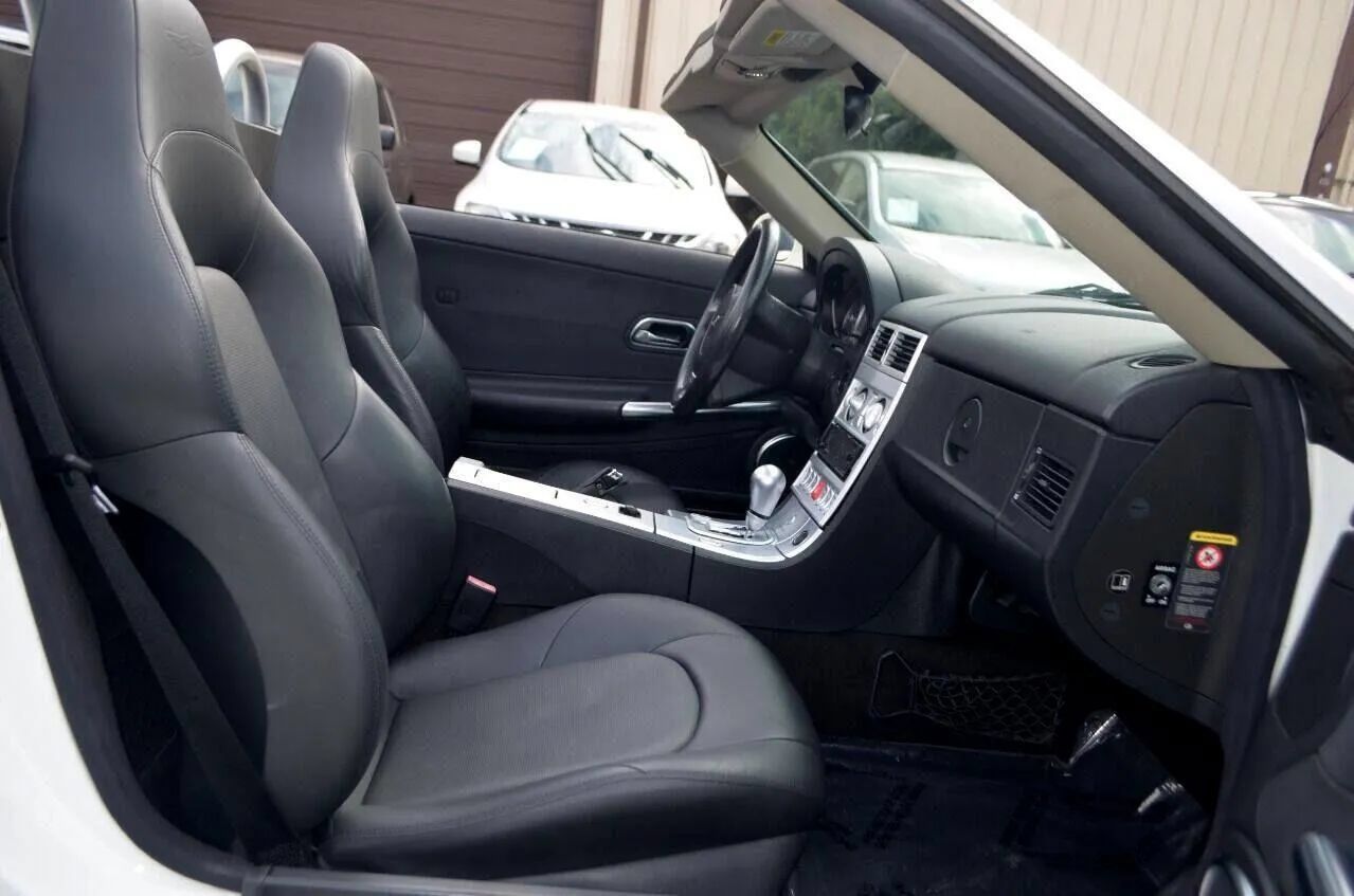 Used 2005 Chrysler Crossfire Limited RWD image 22