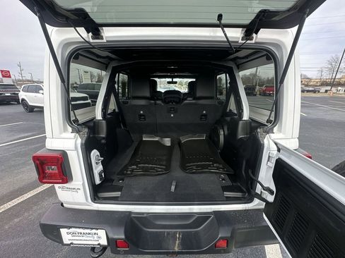 Used 2020 Jeep Wrangler Unlimited Sahara image 24