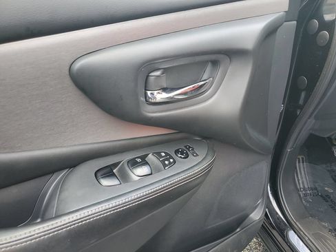 Used 2019 Nissan Murano S AWD/4WD image 18