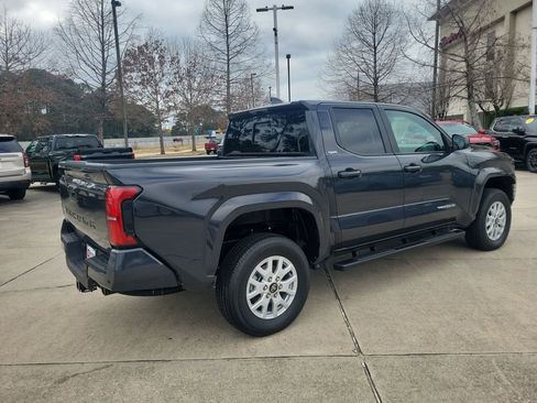 Certified 2025 Toyota Tacoma SR5 image 7