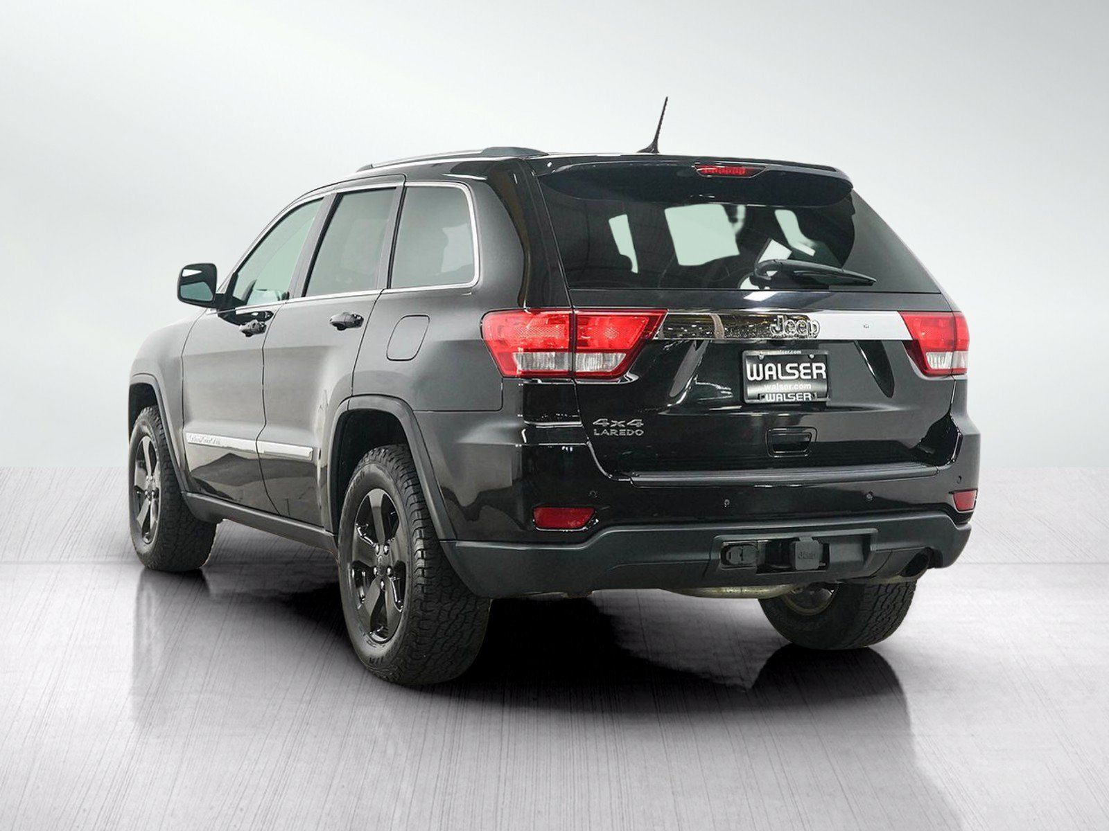 Used 2013 Jeep Grand Cherokee Laredo AWD/4WD image 3
