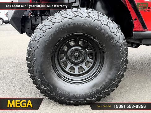 Used 2016 Jeep Wrangler Unlimited Sahara w/ Connectivity Group AWD/4WD image 26