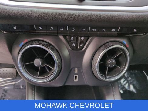 Used 2020 Chevrolet Blazer LT AWD/4WD image 19