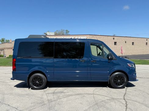 Used 2022 Mercedes-Benz Sprinter 2500 image 8