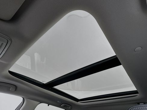 Certified 2023 Honda Pilot Touring image 23