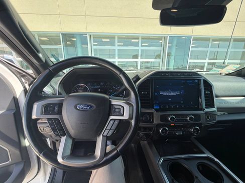 Used 2022 Ford F250 Platinum w/ FX4 Off-Road Package AWD/4WD image 11