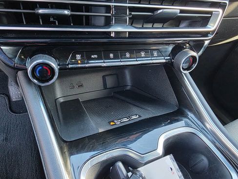 Certified 2024 Chevrolet Traverse LT image 17