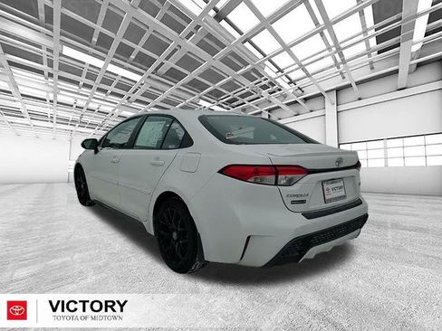 Used 2022 Toyota Corolla SE image 5