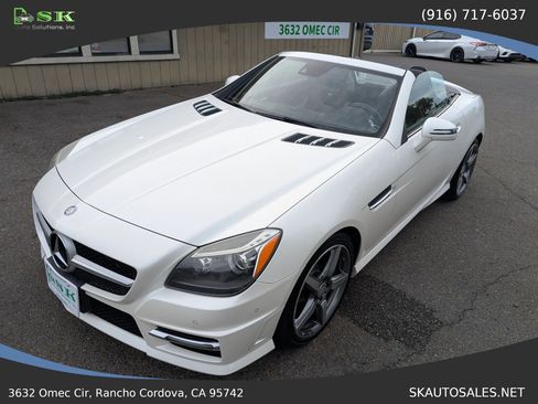 Used 2015 Mercedes-Benz SLK 250 image 2