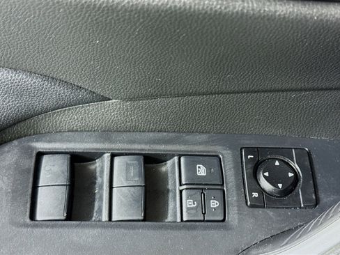 Used 2020 Toyota RAV4 LE image 23