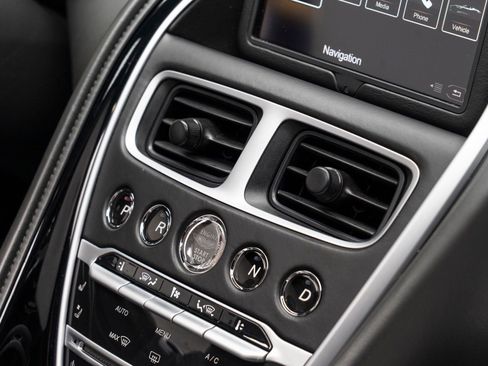 Used 2020 Aston Martin DB11 Volante RWD image 36
