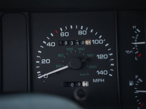 Used 1993 Ford Mustang GT RWD image 32