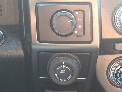 Used 2017 Ford F150 Lariat w/ Equipment Group 502A Luxury AWD/4WD image 29
