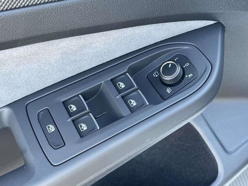 Certified 2025 Volkswagen Golf w/ Euro Style Package AWD/4WD image 43