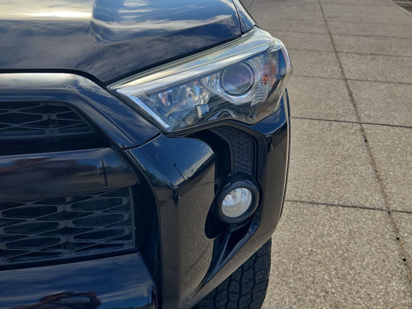 Used 2019 Toyota 4Runner SR5 AWD/4WD image 11