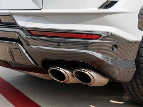 Used 2024 Lamborghini Urus Performante AWD/4WD image 11