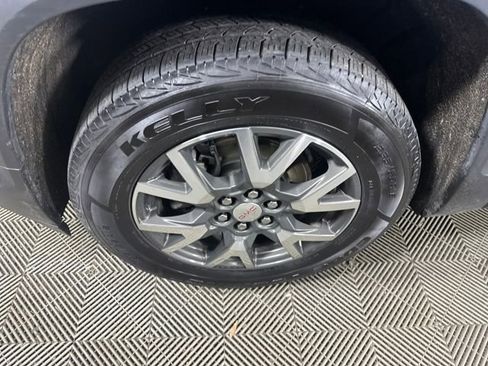 Used 2021 GMC Acadia SLE image 10