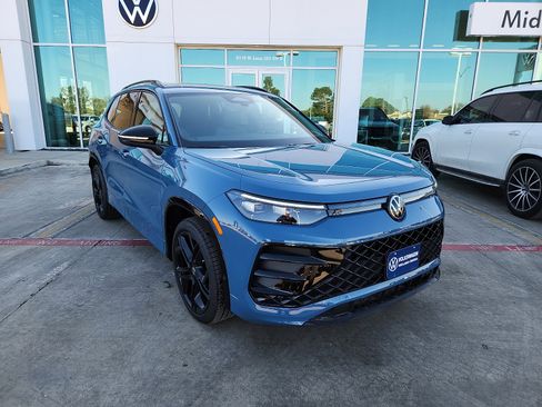 New 2026 Volkswagen Tiguan SE R-Line image 1