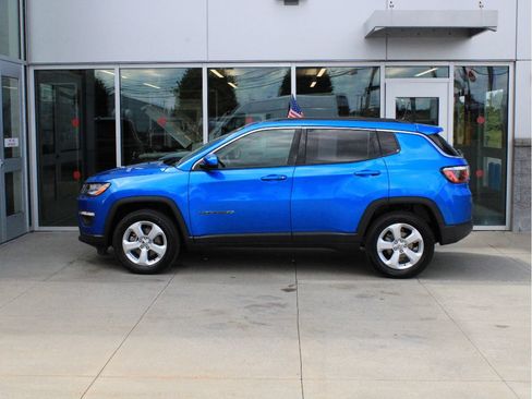Used 2019 Jeep Compass Latitude w/ Popular Equipment Group AWD/4WD image 5