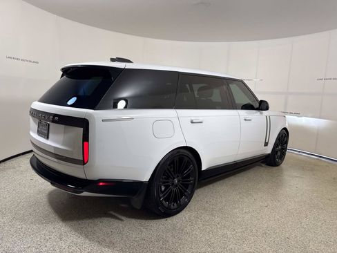 Used 2025 Land Rover Range Rover Long Wheelbase SE AWD/4WD image 5