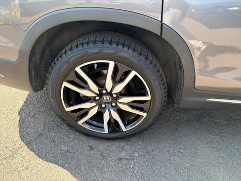 Used 2021 Honda Pilot Touring image 5