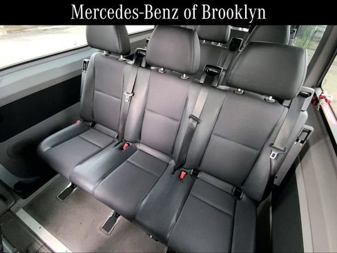 Used 2016 Mercedes-Benz Sprinter 2500 image 19