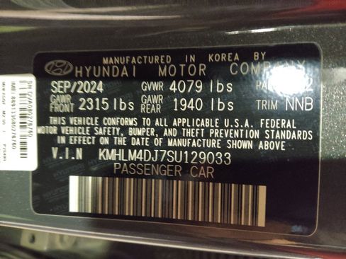 Used 2025 Hyundai Elantra Hybrid FWD image 33