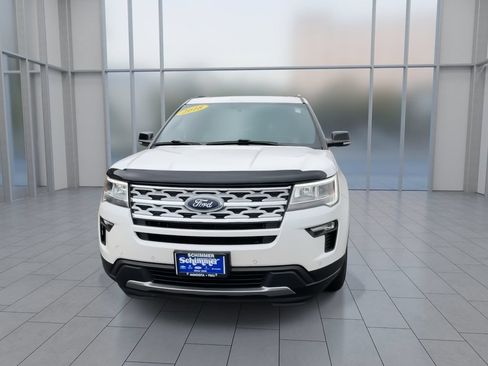 Used 2018 Ford Explorer XLT w/ Equipment Group 202A AWD/4WD image 3