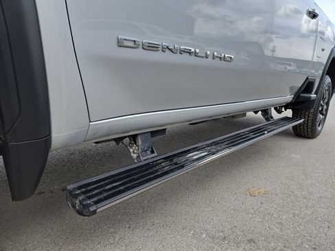 Used 2022 GMC Sierra 2500 Denali w/ Denali Ultimate Package AWD/4WD image 9