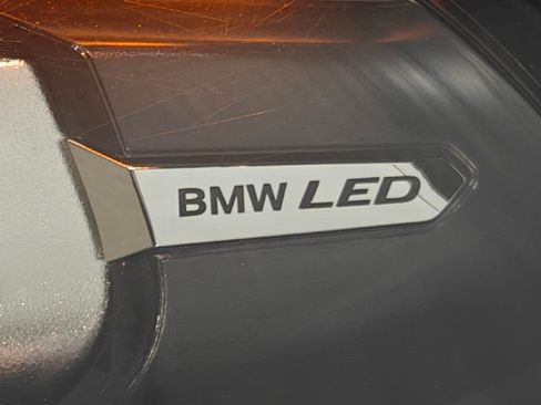 Used 2022 BMW X7 xDrive40i w/ M Sport Package AWD/4WD image 92