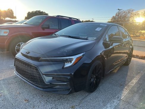 Used 2025 Toyota Corolla SE image 1