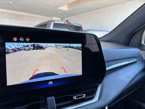 Used 2025 Chevrolet Equinox LT FWD image 23